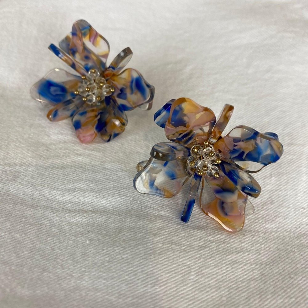Modern Clear Acrylic Flower Stud Earring